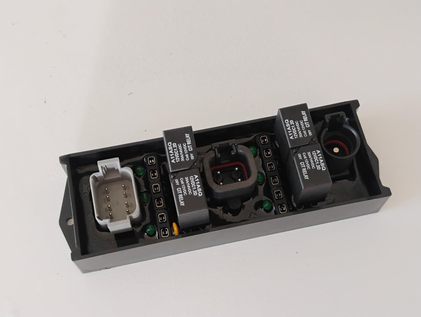 Motorsports EFI relay module including connectors