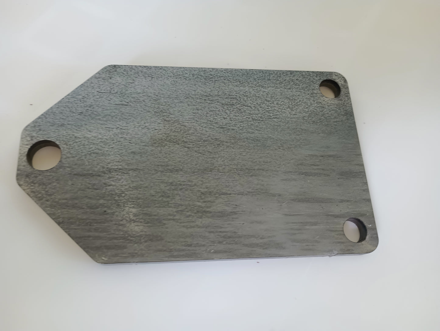 Slant six heat riser block off plate