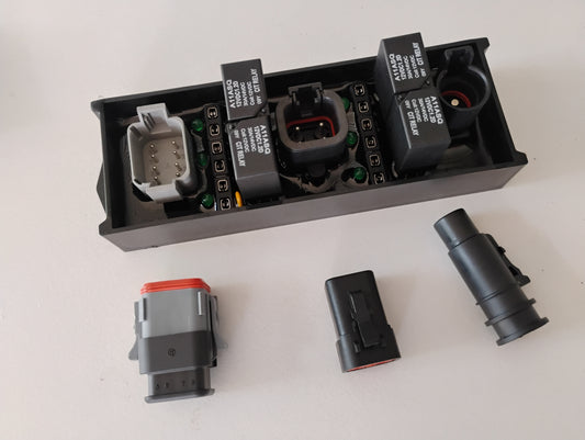 Motorsports EFI relay module including connectors